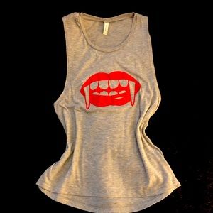Graphic Muscle Tee Gray Size L